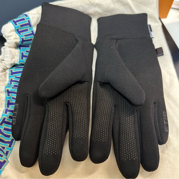 The North Face UR Powered gloves - Picture 2 of 6